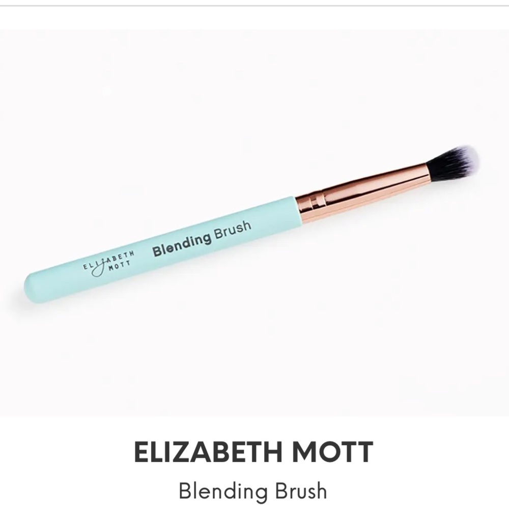 ELIZABETH MOTT Blue Blending Brush